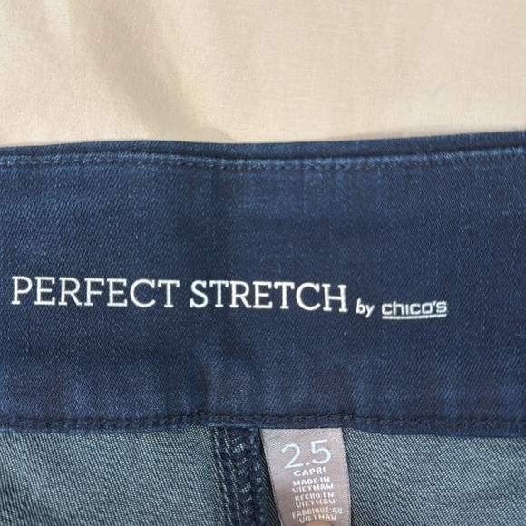 Chico's Perfect Stretch Capri Pants - Picture 3 of 6